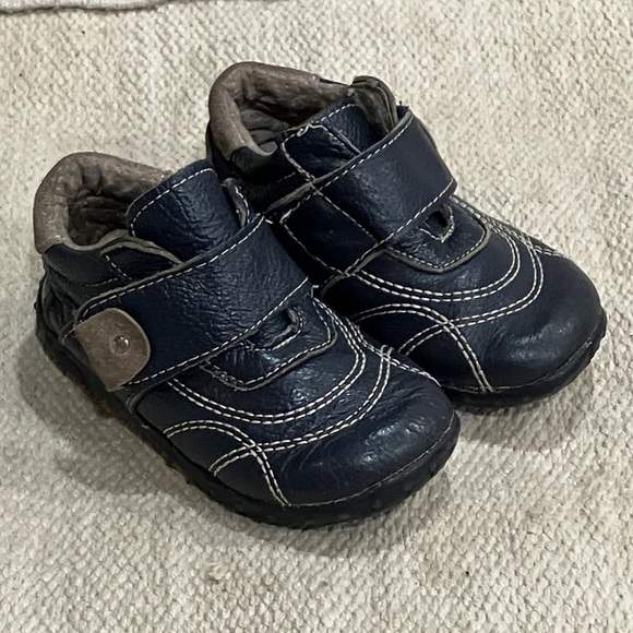 Infant size 5 leather Navy Walker Shoes with Secure Straps - Picture 1 of 16